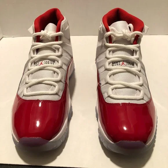 Air Jordan 11 Retro - Picture 2 of 5